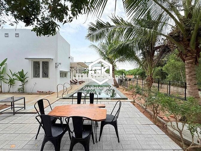 CHO THUÊ BIỆT THỰ SÂN VƯỜN PHÍA NAM NHA TRANG CÓ HỒ BƠI 3 PHÒNG NGỦ