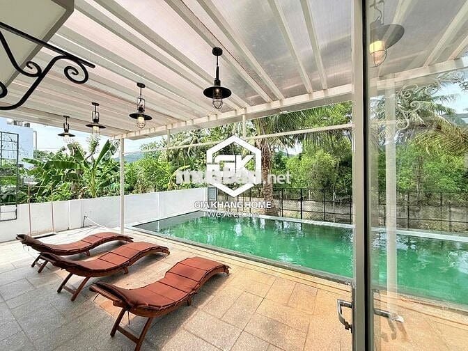 CHO THUÊ BIỆT THỰ SÂN VƯỜN PHÍA NAM NHA TRANG CÓ HỒ BƠI 3 PHÒNG NGỦ