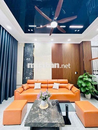 Bán Nhà Phố - Hoàn Công- 3PN - Sân Ô Tô - Gần Chợ Phúc Lâm- Giá: 4550