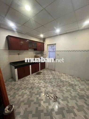 Cần cho thuê nhà đường xe tải thông 4x18m đúc lửng 2pn 2wc 8.5tr