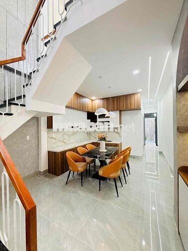Bán Nhà Phố - Hoàn Công- 3PN - Sân Ô Tô - Gần Chợ Phúc Lâm- Giá: 4550