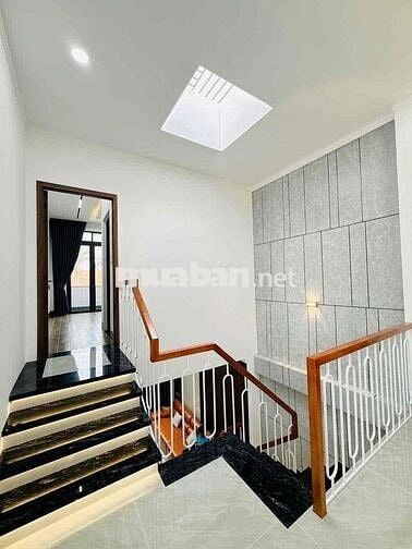 Bán Nhà Phố - Hoàn Công- 3PN - Sân Ô Tô - Gần Chợ Phúc Lâm- Giá: 4550