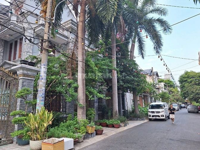 Cho thuê biệt thự 347/11/12 Lê Văn Thọ, Gò Vấp, 12×18m, hầm 3 ô tô, 2L