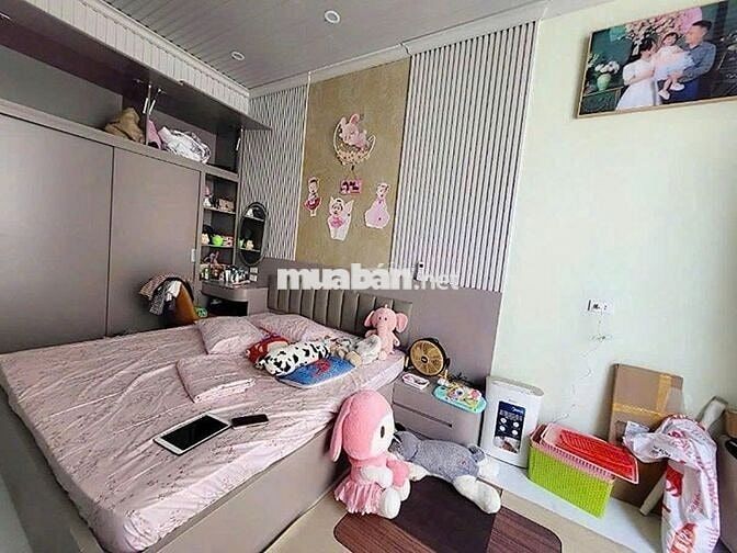 Nhà mới phân lô đường Láng 5 tầng, nội thất hiện đại, ô tô vào nhà
