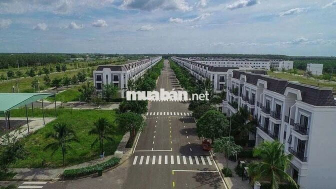 90m2 full thổ cư , nằm trong khu dân cư , đối diện 2 KCN