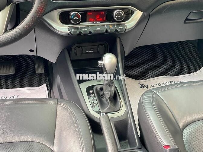 Kia Rio Hatchback 1.4AT 2014 Đỏ Tự động