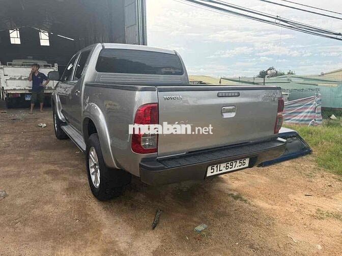 Toyota Hilux E 2014 Số Sàn 1 Cầu Bạc