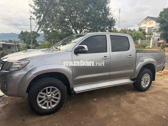 Toyota Hilux E 2014 Số Sàn 1 Cầu Bạc