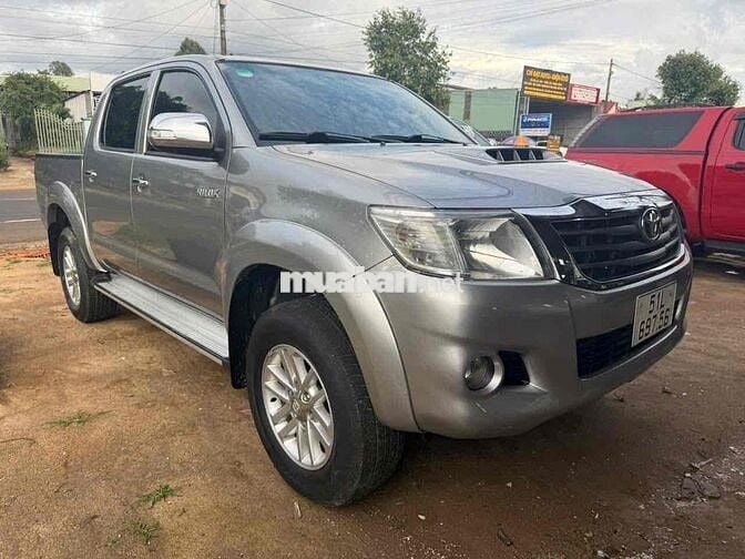 Toyota Hilux E 2014 Số Sàn 1 Cầu Bạc