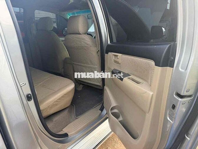 Toyota Hilux E 2014 Số Sàn 1 Cầu Bạc
