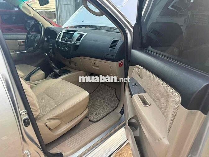 Toyota Hilux E 2014 Số Sàn 1 Cầu Bạc