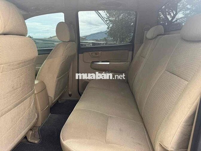 Toyota Hilux E 2014 Số Sàn 1 Cầu Bạc