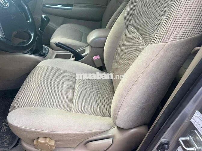 Toyota Hilux E 2014 Số Sàn 1 Cầu Bạc