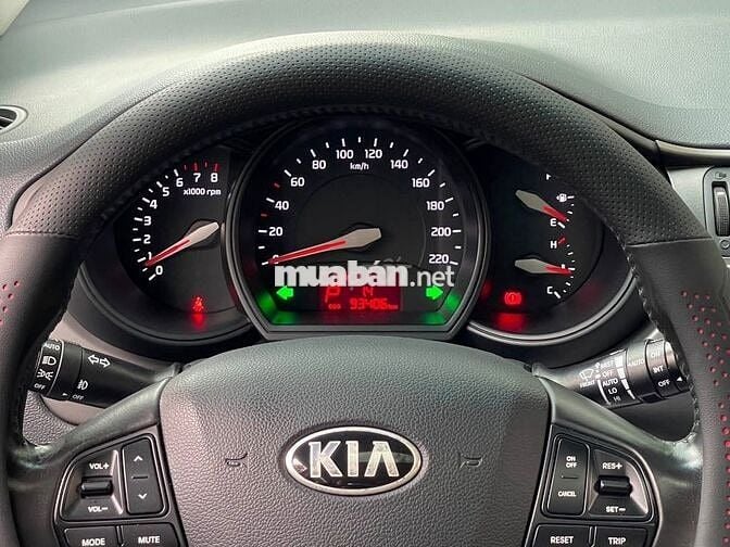 Kia Rio Hatchback 1.4AT 2014 Đỏ Tự động