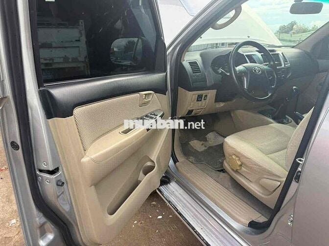 Toyota Hilux E 2014 Số Sàn 1 Cầu Bạc