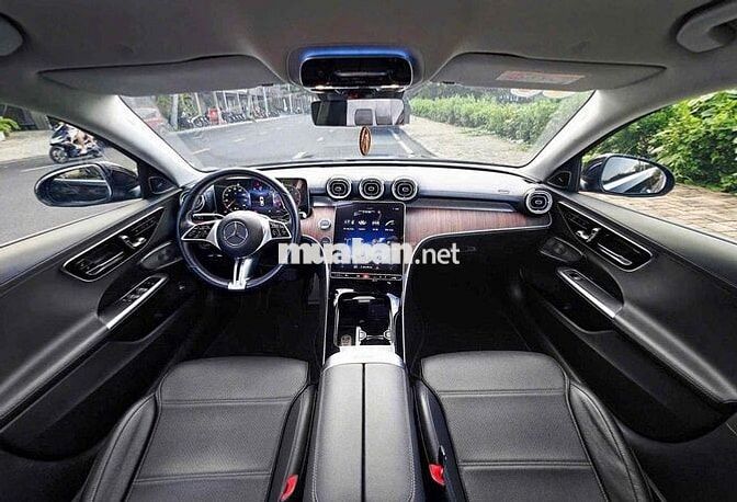 C200 Avantgarde Plus 2022 màu đen cá nhân xe đẹp