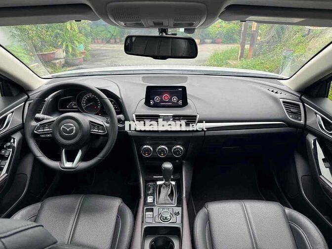 Mazda Mazda 3 Trắng 5 chỗ Tự động