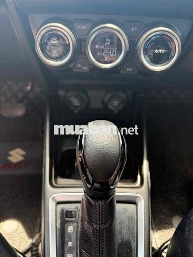 Suzuki Swift GLX Special 2022 Trắng