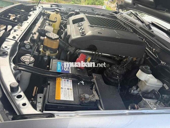 Toyota Hilux E 2014 Số Sàn 1 Cầu Bạc