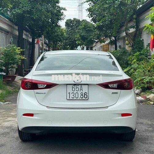 Mazda Mazda 3 Trắng 5 chỗ Tự động