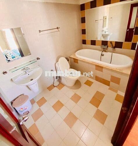 Chung cư Phúc Yên lầu cao thoáng 3PN 3WC view hồ bơi giá chỉ 15tr.th