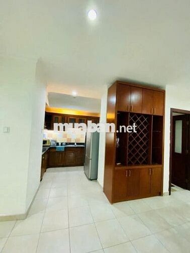 Chung cư Phúc Yên lầu cao thoáng 3PN 3WC view hồ bơi giá chỉ 15tr.th