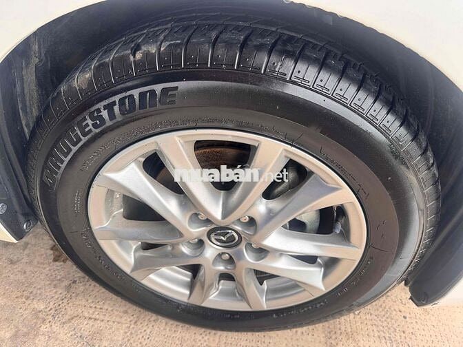 Mazda Mazda 3 Trắng 5 chỗ Tự động