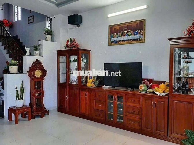 BÁN NHÀ 2 LẦU MÁI NGÓI.  GẦN GIÁO XỨ HẢI SƠN 