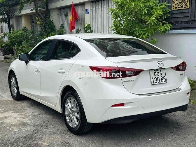 Mazda Mazda 3 Trắng 5 chỗ Tự động