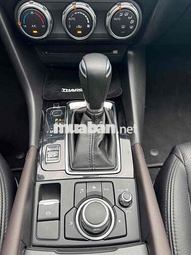 Mazda Mazda 3 Trắng 5 chỗ Tự động
