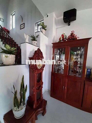 BÁN NHÀ 2 LẦU MÁI NGÓI.  GẦN GIÁO XỨ HẢI SƠN 