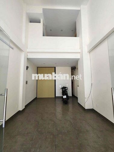 Cho thuê mặt bằng khu chợ Hoàng Hoa Thám