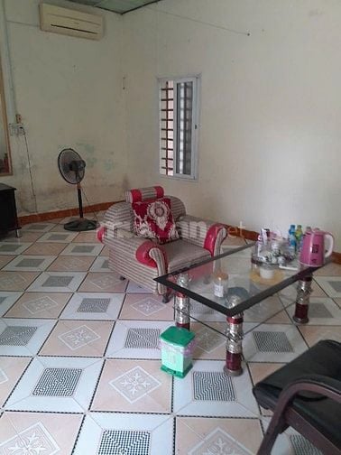 Cho thuê nhà cấp 4 có sân vườn, nhà kho, khu chăn nuôi