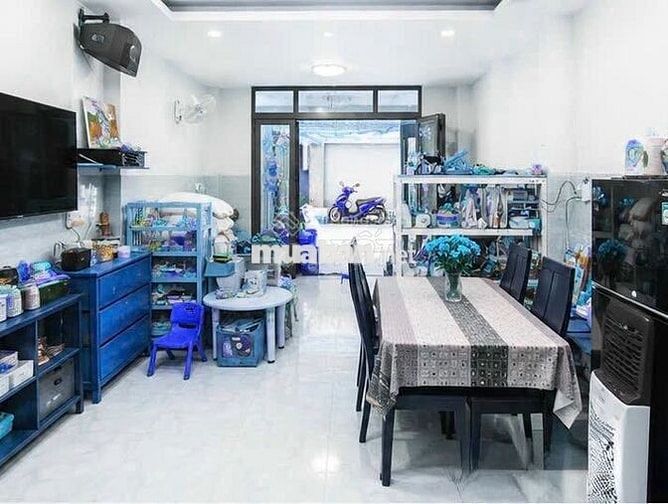 Bán nhà hẻm xe hơi 6m, DT 4.2x15m, 3 tầng 3pn, kdbb, chỉ 8.x tỷ