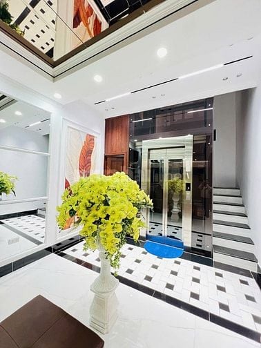 Bán nhà phố Ngọc Khánh, Ba Đình 58m, 6 tầng, mt 4.6m. Giá: 15.8 tỷ