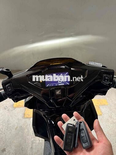 air blade 160ABS đen bạc 6/2024 đi ít chính chủ