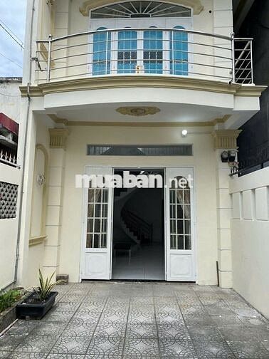 Cho thuê nhà nguyên căn, hẻm xe hơi