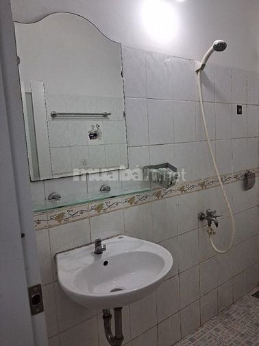 Chính chủ cho thuê nhà nguyên căn 4 x 18m, đúc trệt 2 lầu, sân thượng