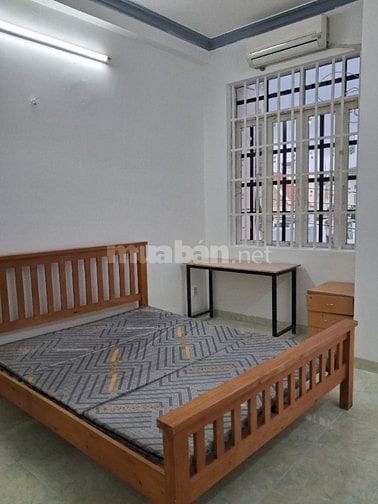 Chính chủ cho thuê nhà nguyên căn 4 x 18m, đúc trệt 2 lầu, sân thượng