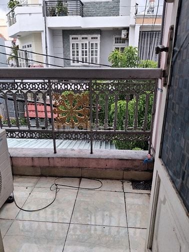 Chính chủ cho thuê nhà nguyên căn 4 x 18m, đúc trệt 2 lầu, sân thượng