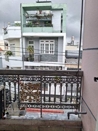 Chính chủ cho thuê nhà nguyên căn 4 x 18m, đúc trệt 2 lầu, sân thượng