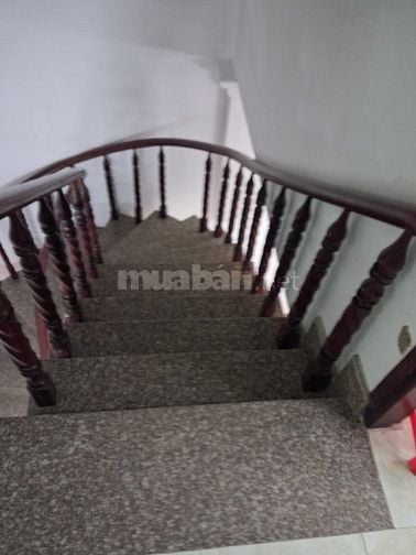 Chính chủ cho thuê nhà nguyên căn 4 x 18m, đúc trệt 2 lầu, sân thượng