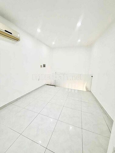 Bán nhà Nguyễn Thượng Hiẻn,25m2, 2 Tầng, 2PN,Hẻm xe hơi , TL
