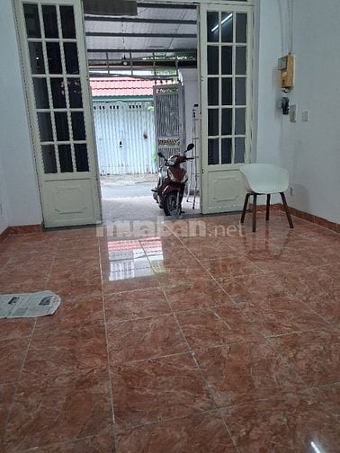 Chính chủ cho thuê nhà nguyên căn 4 x 18m, đúc trệt 2 lầu, sân thượng