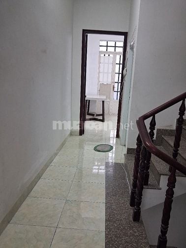 Chính chủ cho thuê nhà nguyên căn 4 x 18m, đúc trệt 2 lầu, sân thượng