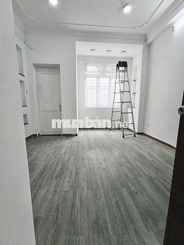 Mặt tiền Hoa Sữa| DT 4x14m 3 Lầu| Khu Phan Xích Long| Phù Hợp ở + KD