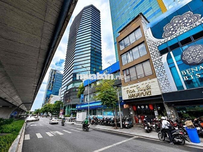 CHO THUÊ NHÀ MẶT TIỀN TÔN ĐỨC THẮNG, QUẬN 1 – 400M² – PCCC HOÀN CHỈNH