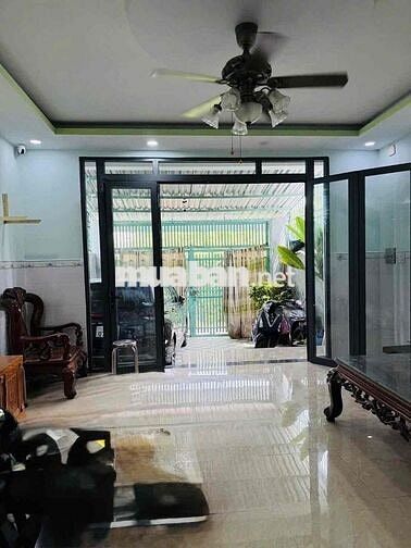 NHÀ RỘNG ( SÂN XE HƠI ) TRỆT LẦU 3PN 2WC. ĐƯỜNG XE TẢI