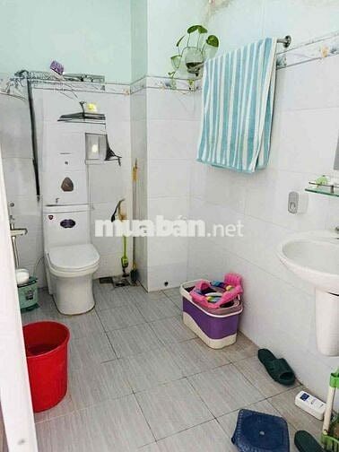 NHÀ RỘNG ( SÂN XE HƠI ) TRỆT LẦU 3PN 2WC. ĐƯỜNG XE TẢI