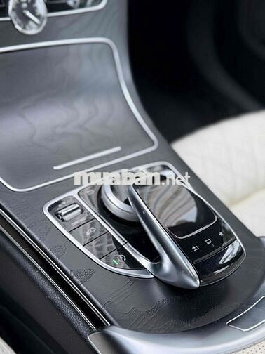 Mercedes-Benz C300 AMG 2017 Trắng 70000 km